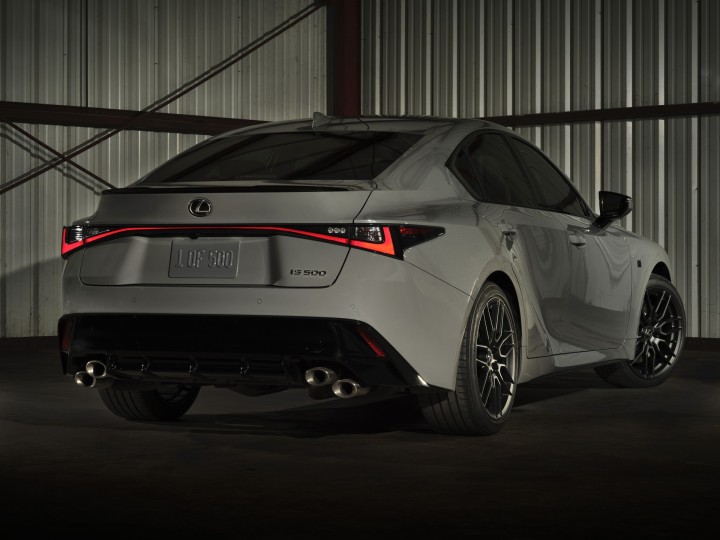 le 3
